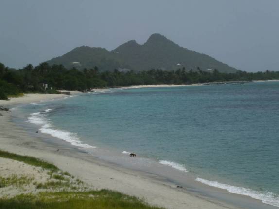 Praia em frente ao nosso hotel em Hillsborough, capital de Carriacou, ilha ao norte de Granada, no sul do Caribe